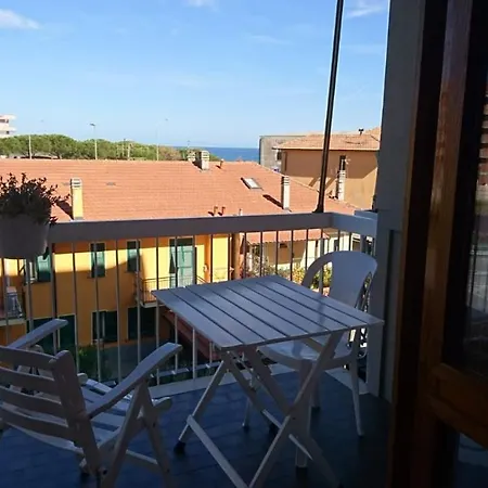 A Due Passi Dal Mare 아파트 *